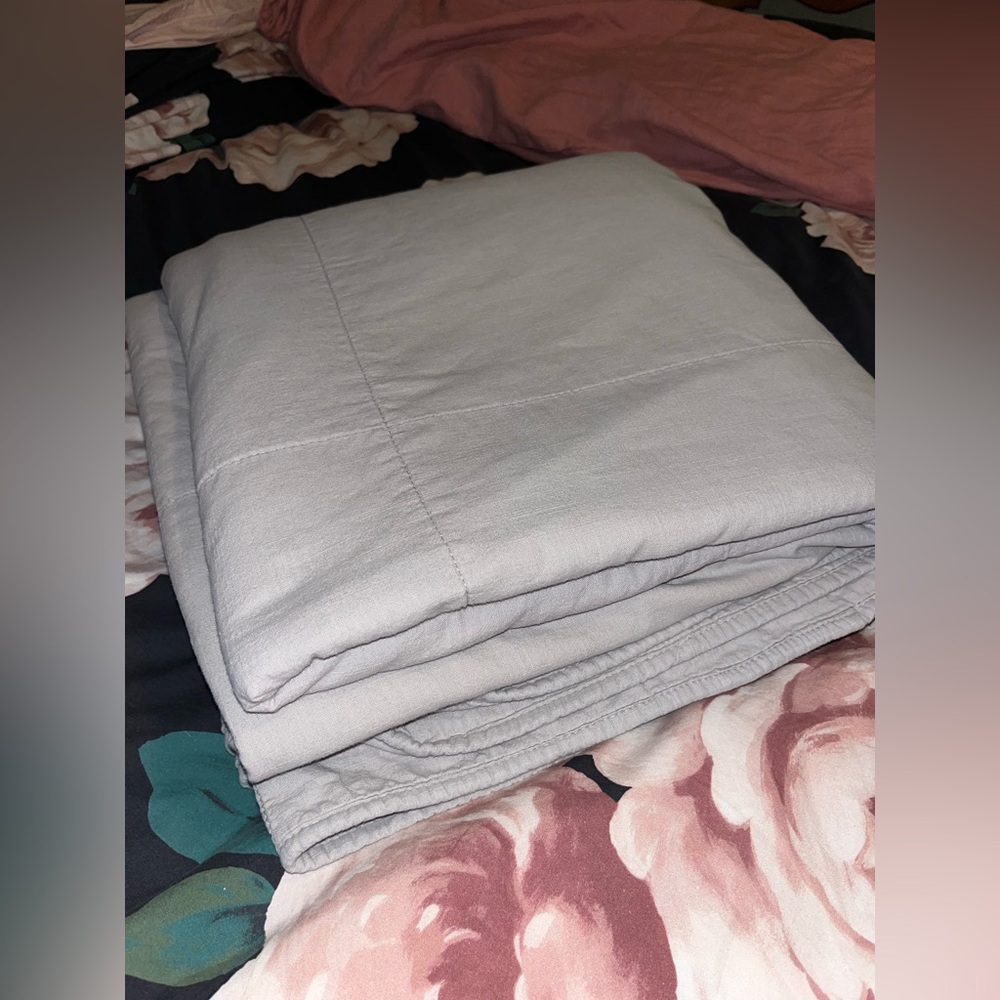 Hearth & Hand ~ Crisp Gray Quilted Cotton Blanket~ Aprox 65X86”